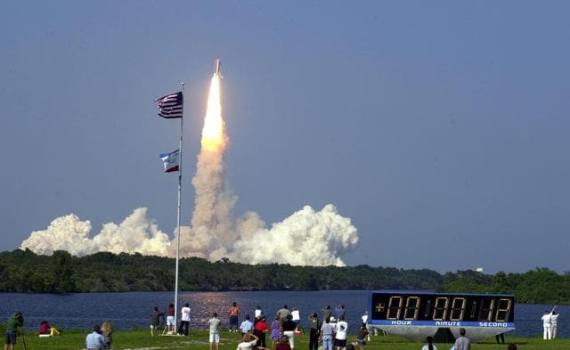 NASA image: KSC-01PADIG-266