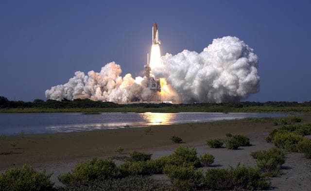 NASA image: KSC-01PADIG-271