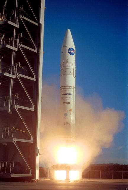 NASA image: KSC-01padig-282