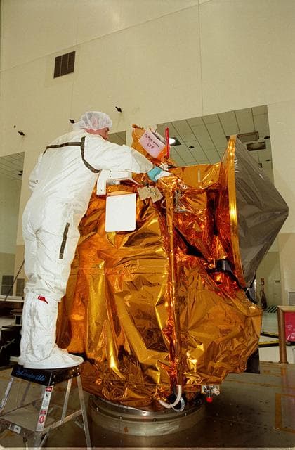 NASA image: KSC-01PP-0601