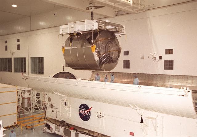 NASA image: KSC-01PP-0712