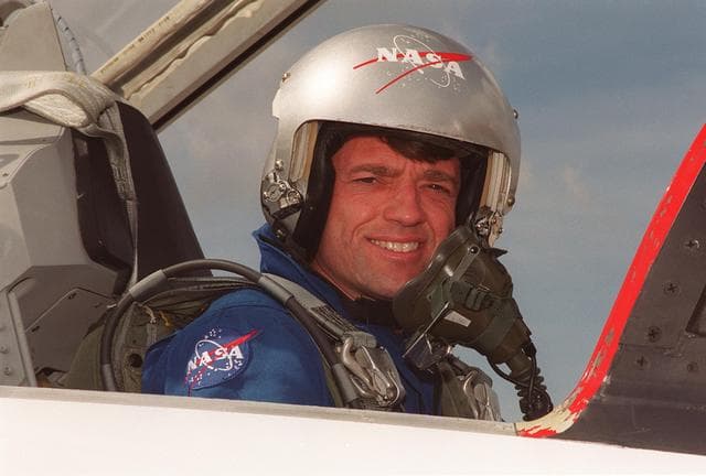 NASA image: KSC-01PP-0764