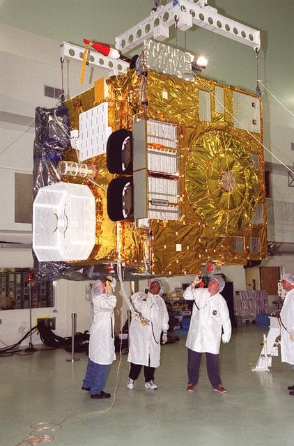 NASA image: KSC-01PP-0800