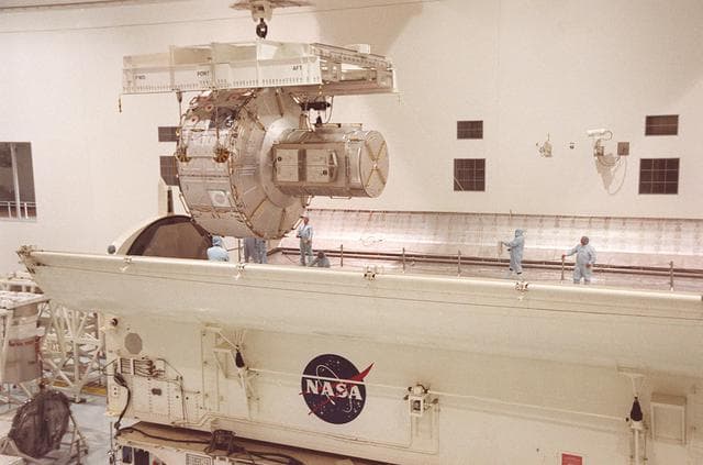 NASA image: KSC-01PP-1004
