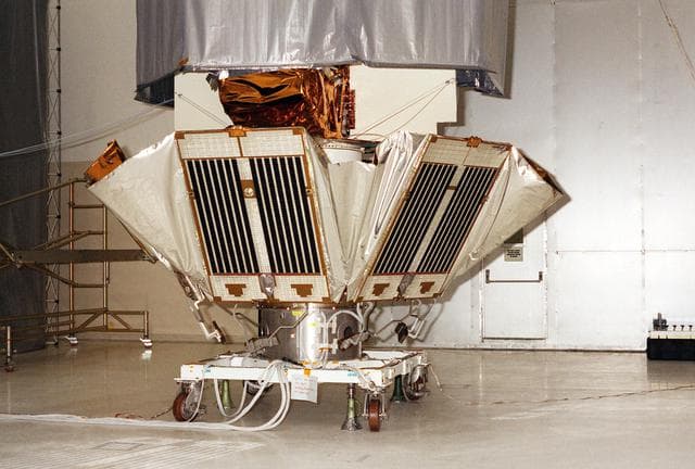 NASA image: KSC-01PP-1055