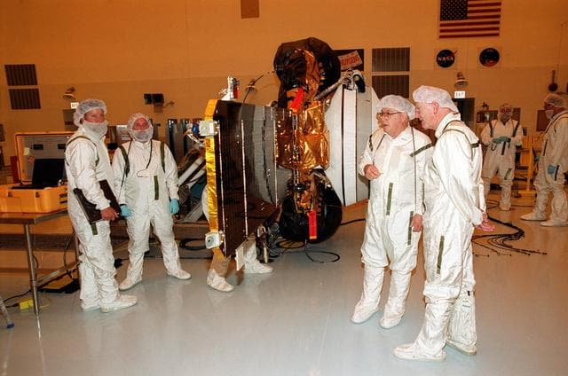 NASA image: ksc-01pp-1071