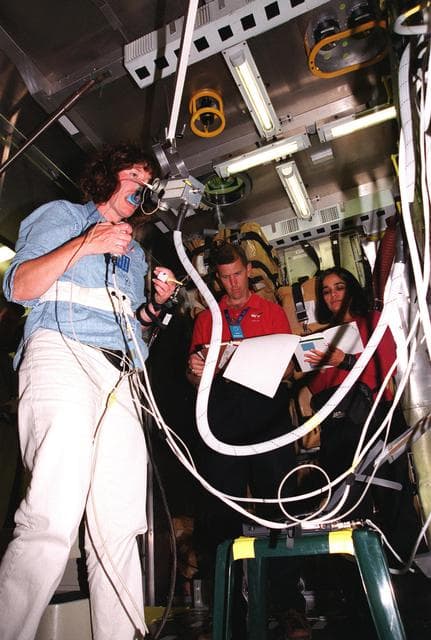 NASA image: ksc-01pp-1122