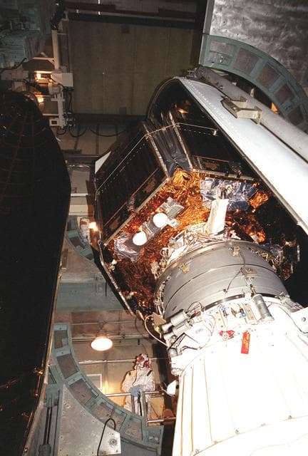 NASA image: ksc-01pp-1196