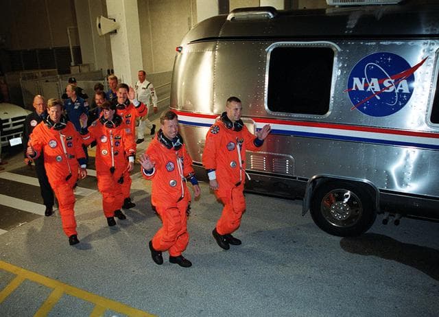 NASA image: ksc-01pp-1283
