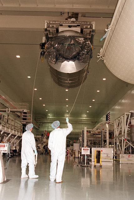 NASA image: ksc-01pp-1323