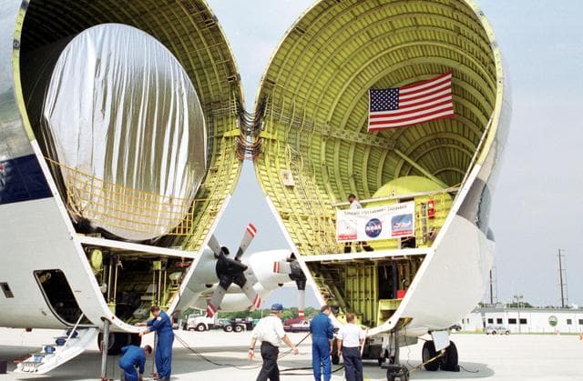 NASA image: ksc-01pp-1359