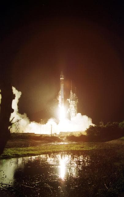 NASA image: ksc-01pp-1371