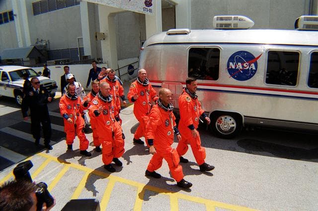 NASA image: ksc-01pp-1448