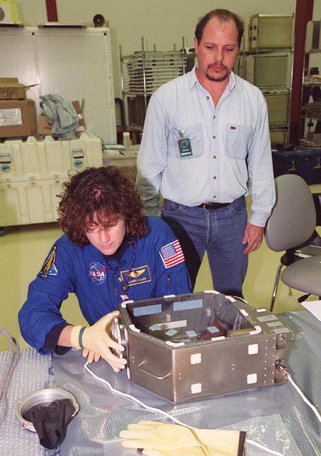NASA image: KSC-01PP-1671