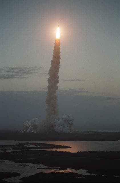 NASA image: KSC-01PP-1807