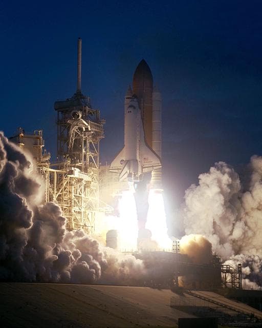 NASA image: KSC-01PP-1811