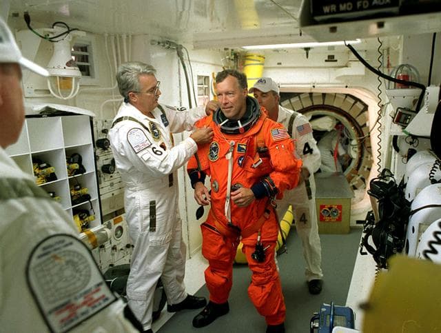 NASA image: KSC-01PP-1819
