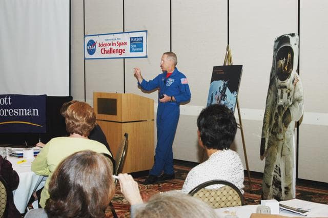 NASA image: KSC-04pd-2190