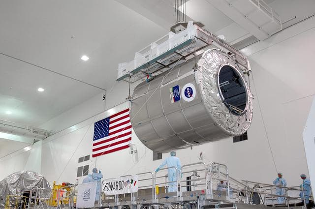 NASA image: KSC-04pd-2304