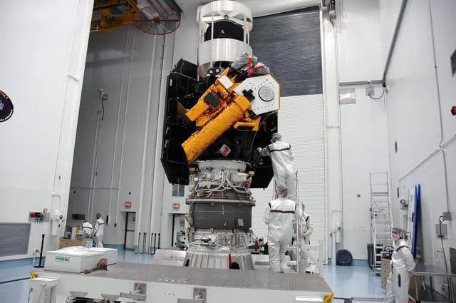 NASA image: KSC-05pd-0001