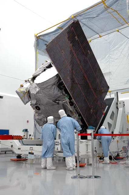 NASA image: KSC-05pd-0498