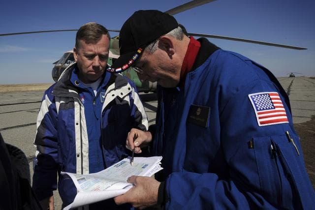 Expedition 16 Soyuz TMA-11 Lands
