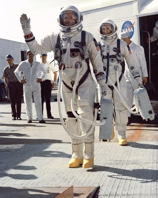 NASA image: 104-KSC-66C-1867