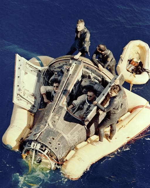 NASA image: 104-KSC-66C-1879