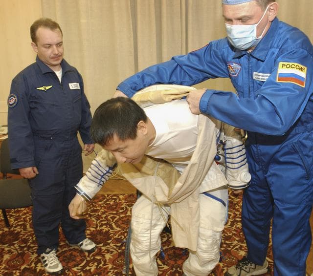 NASA image: Expedition 7 Leak Check