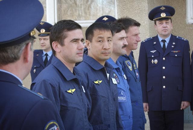 NASA image: Expedition 7 Preflight