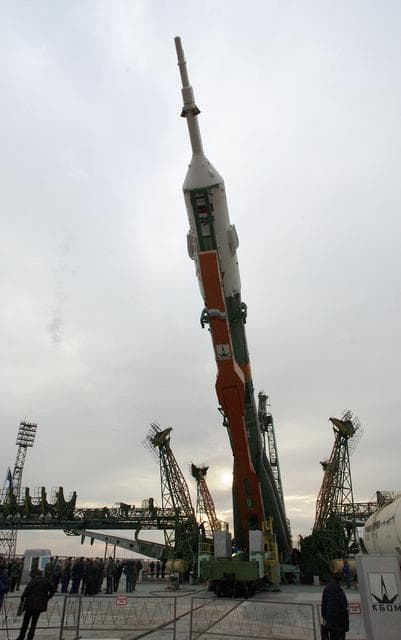 NASA image: Expedition 7 Rollout