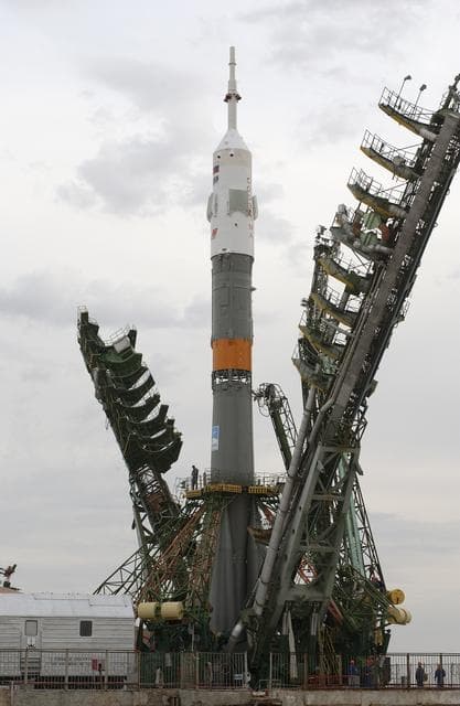 NASA image: Expedition 7 Rollout