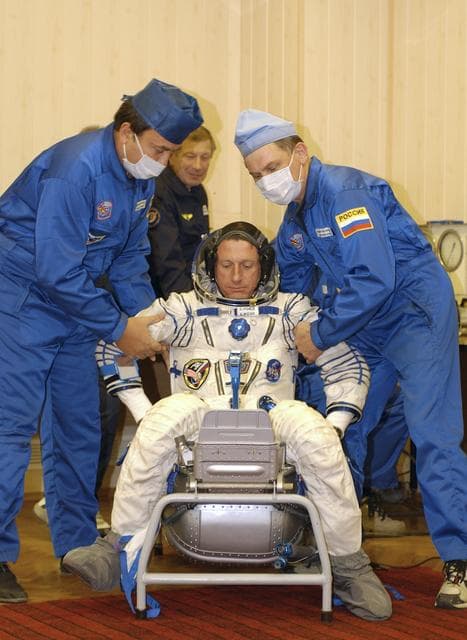 NASA image: Expedition 8 Launch Day