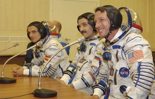 NASA image: Expedition 8 Launch Day