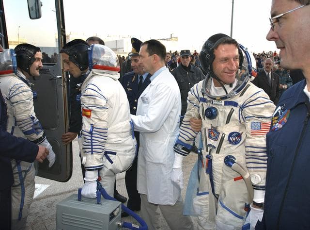 NASA image: Expedition 8 Launch Day