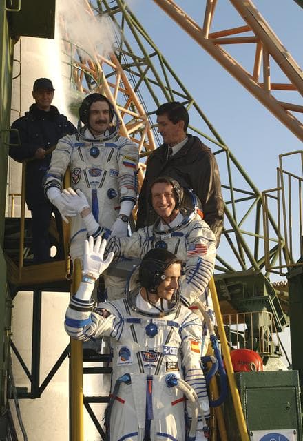 NASA image: Expedition 8 Launch Day