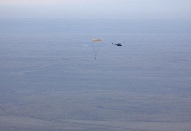 NASA image: Expedition 7 Landing
