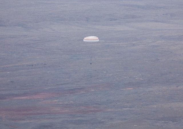NASA image: Expedition 7 Landing