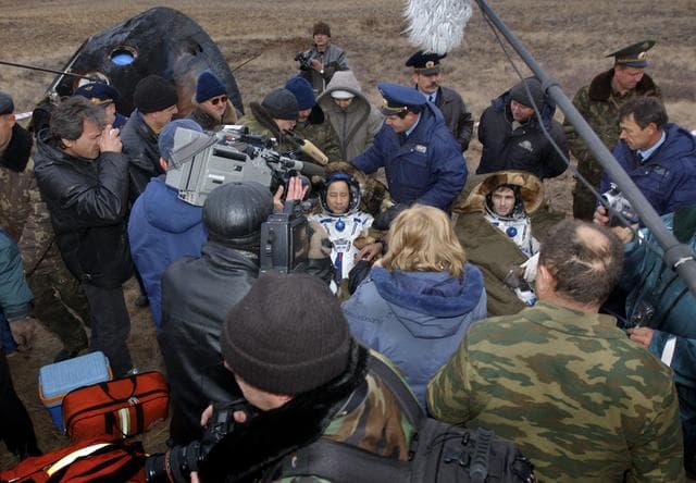 NASA image: Expedition 7 Landing