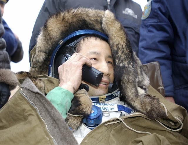 NASA image: Expedition 7 Landing