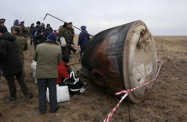 NASA image: Expedition 7 Landing