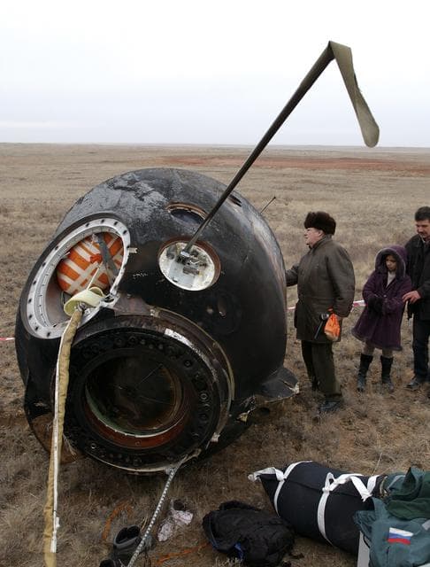 NASA image: Expedition 7 Landing