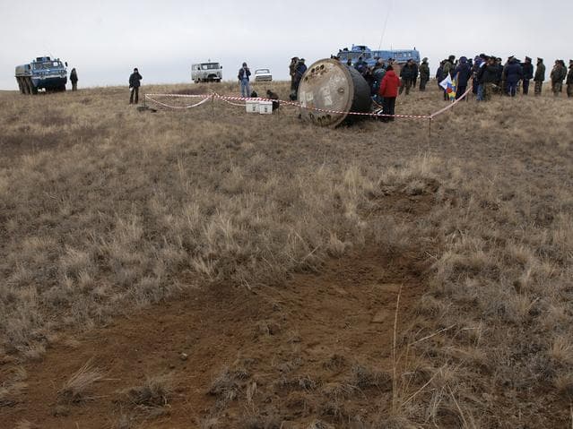 NASA image: Expedition 7 Landing