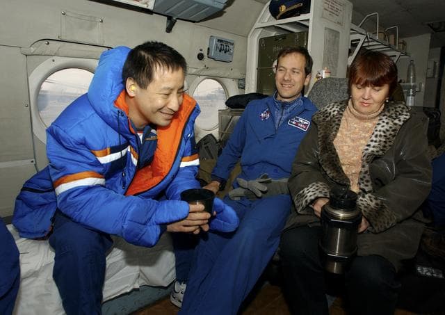 NASA image: Expedition 7 Landing