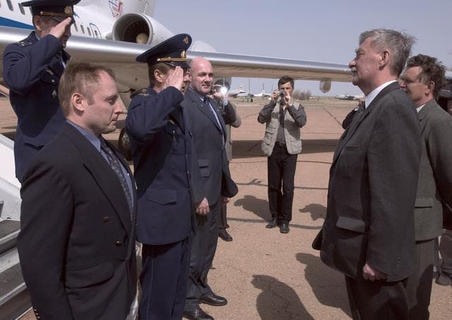 NASA image: Expedition 9 Arrival
