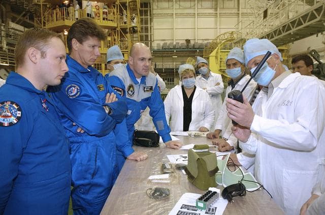 NASA image: Expedition 9 Preflight Activities