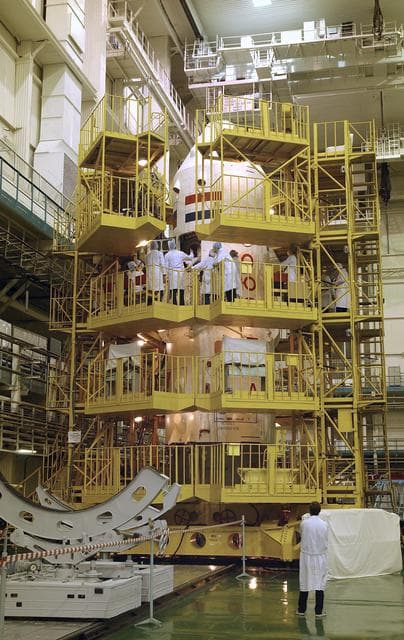 NASA image: Expedition 9 Preflight Activities