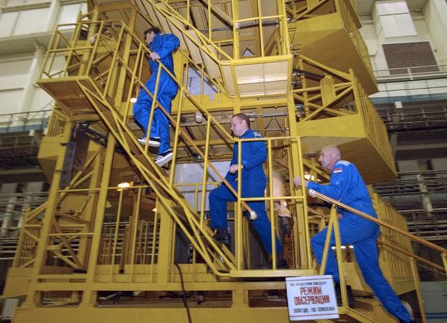 NASA image: Expedition 9 Preflight Activities