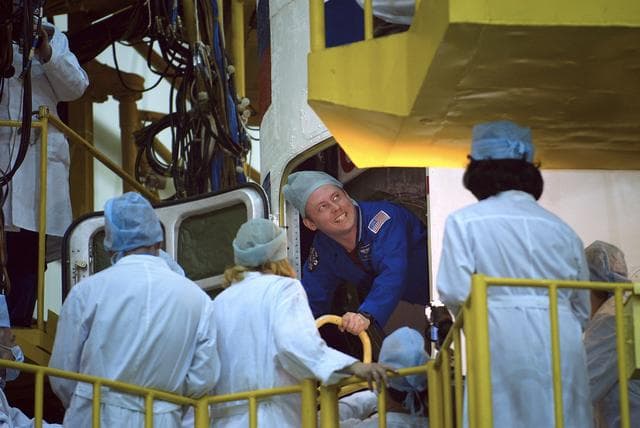 NASA image: Expedition 9 Preflight Activities