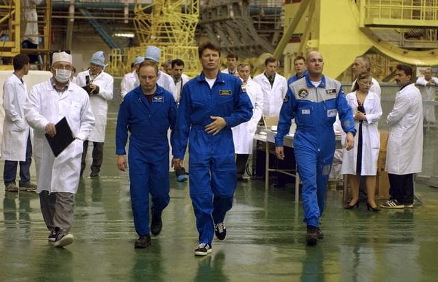 NASA image: Expedition 9 Preflight Activities